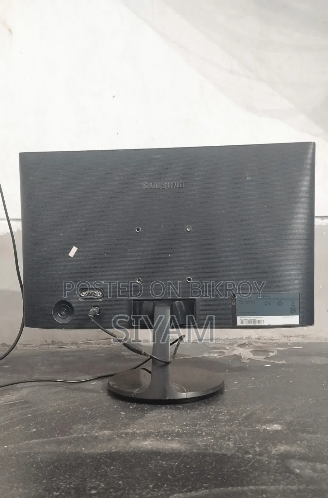 মনিটর বিক্রি করা হবে। Samsung 19 Inch Monitor for Sell.