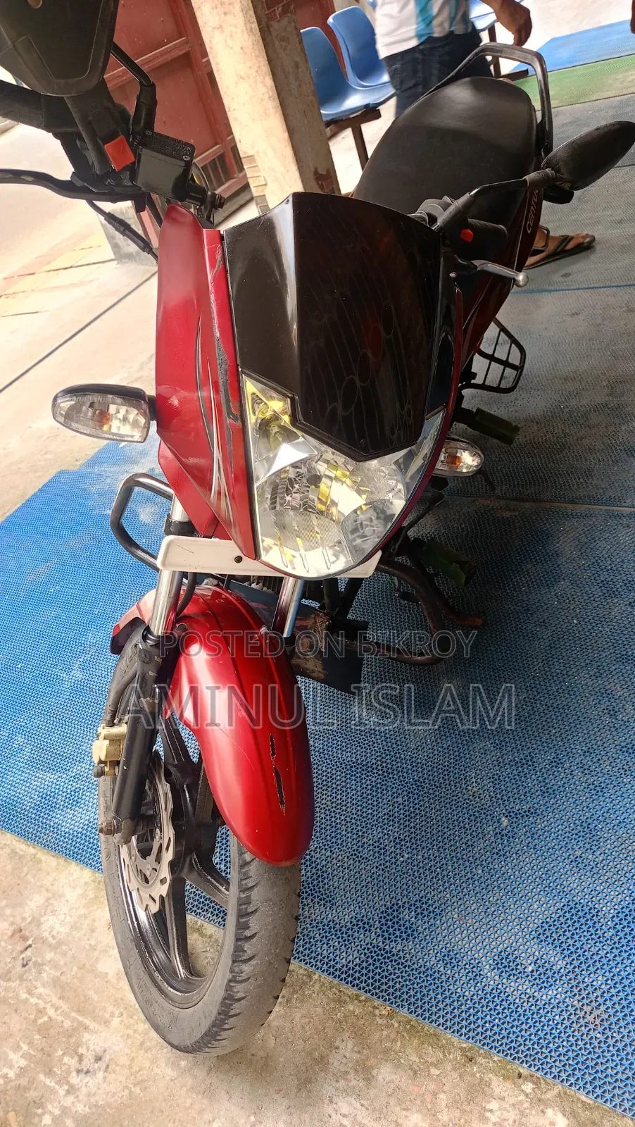 Mahindra Centuro 2018 Red