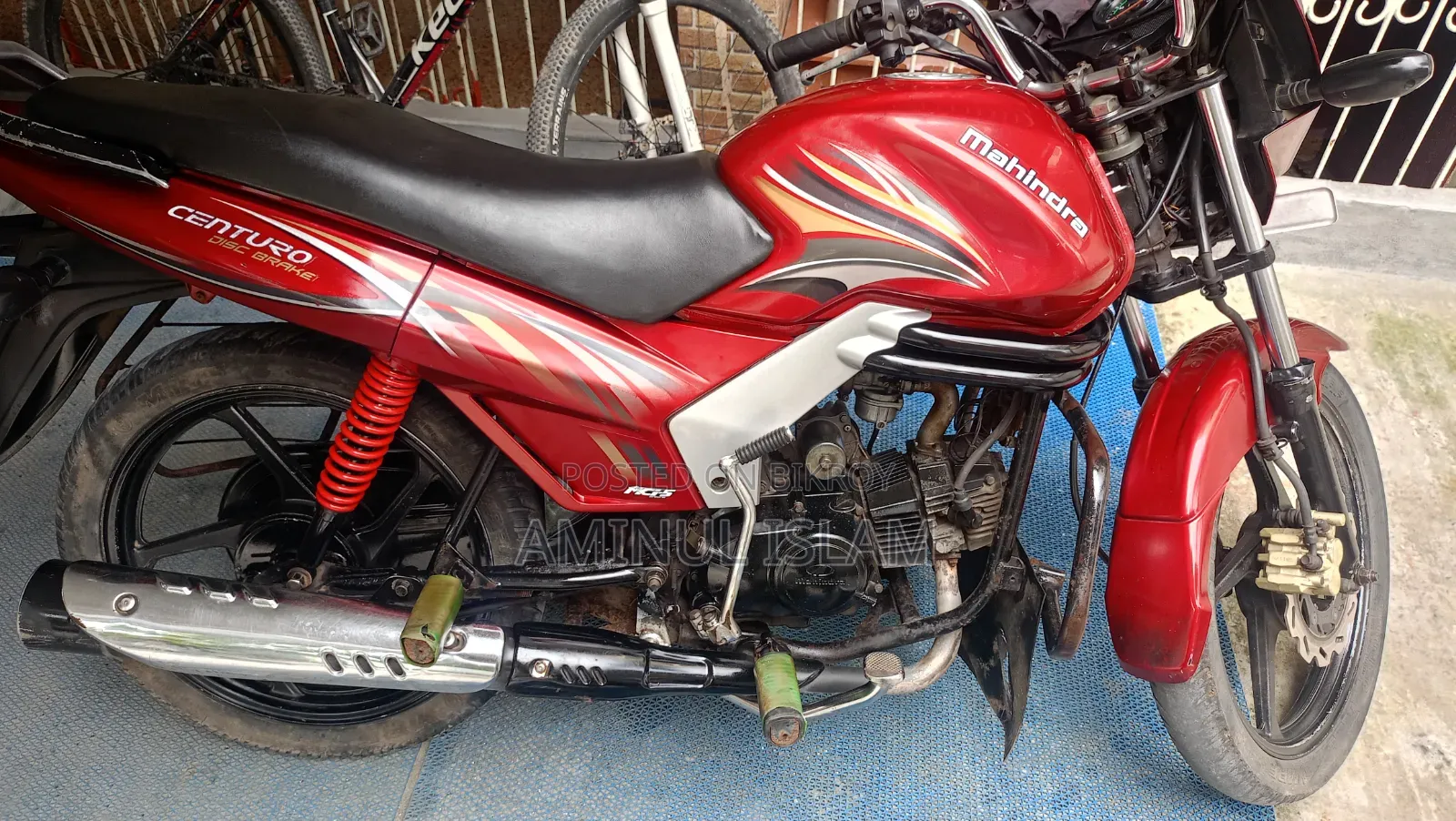 Mahindra Centuro 2018 Red