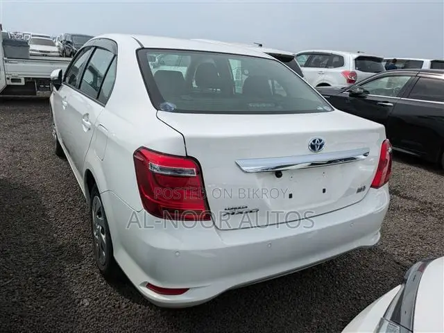 Toyota Axio 2021 White