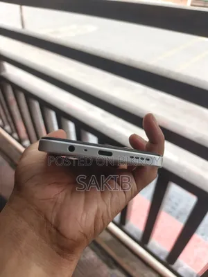 রিয়েলমি সি৭১ ১২৮ জিবি হোয়াইট
