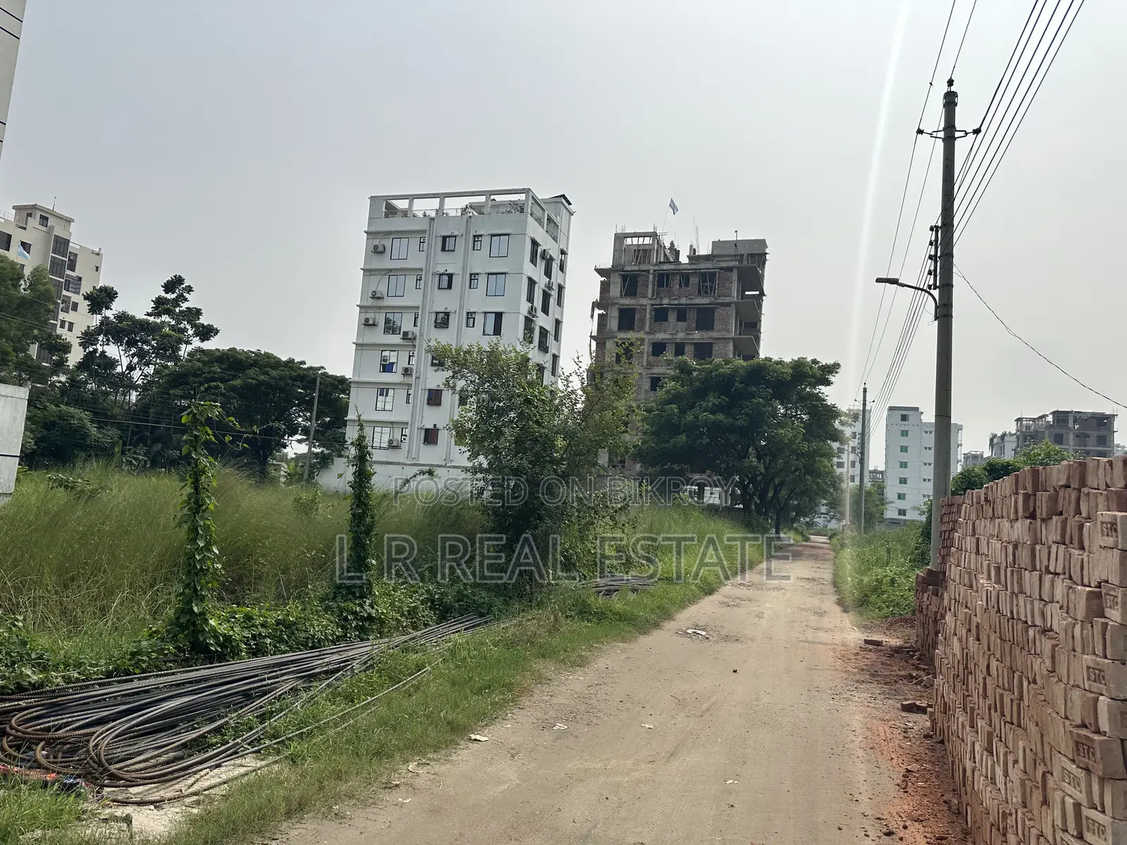 এল-ব্লক, (৩+৩)=৬ কাঠা প্লট আর্জেন্ট সেল ফর বসুন্ধরা আর/এ