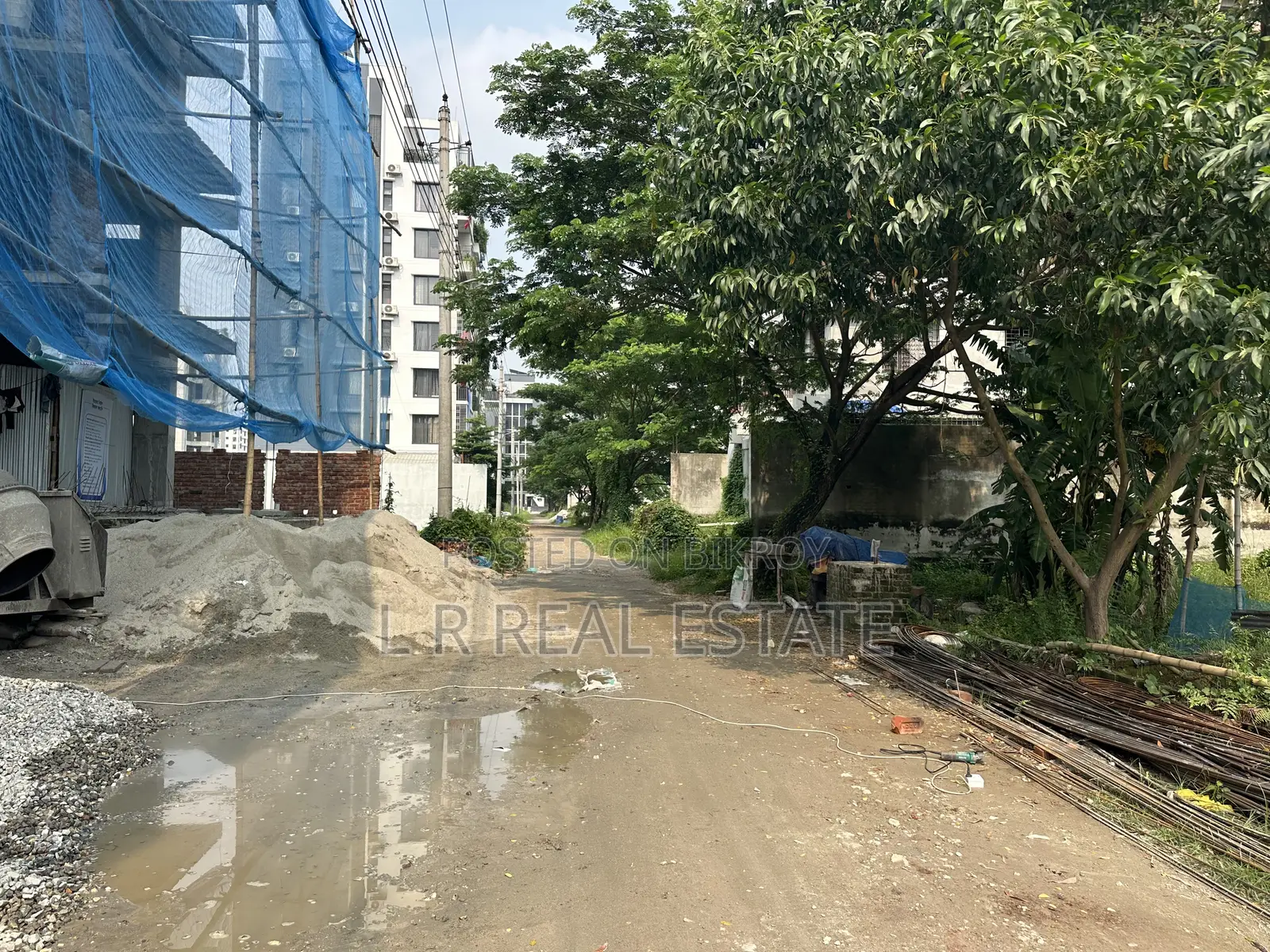 এল-ব্লক, (৩+৩)=৬ কাঠা প্লট আর্জেন্ট সেল ফর বসুন্ধরা আর/এ
