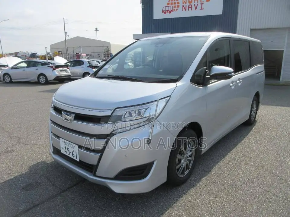 Toyota Noah 2021 Silver