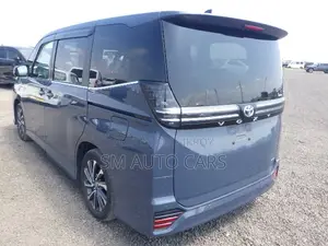 টয়োটা ভক্সি ২০২৫ গ্রে