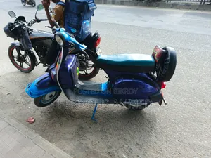 বাজাজ চেতক ১৯৯৬ নীল