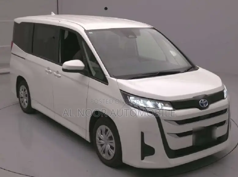Toyota Noah 2022 White