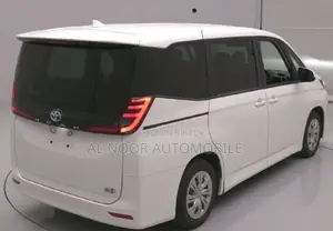 Toyota Noah 2022 White