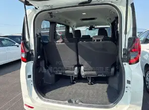 Toyota Noah 2022 White