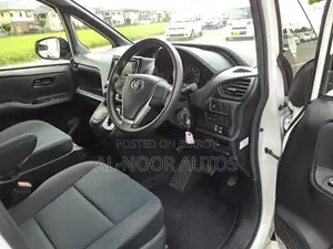 Toyota Noah 2021 Pearl