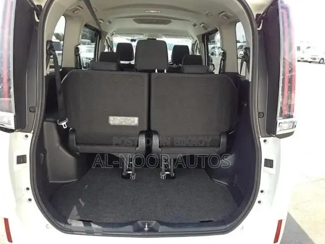 Toyota Noah 2021 Pearl