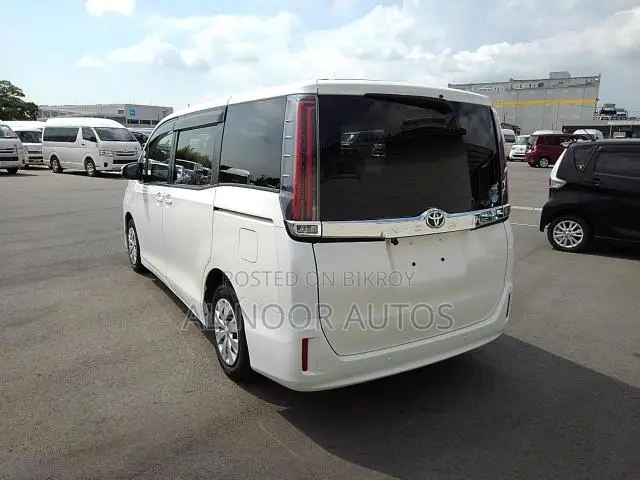 Toyota Noah 2021 Pearl