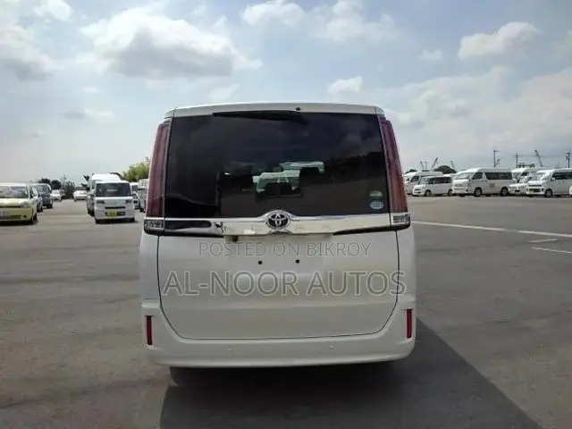 Toyota Noah 2021 Pearl