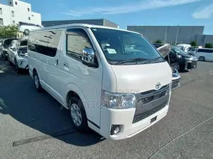 Toyota HiAce 2021 White