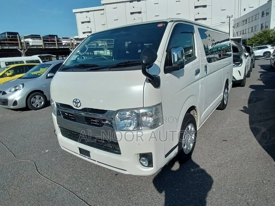 Toyota HiAce 2021 White