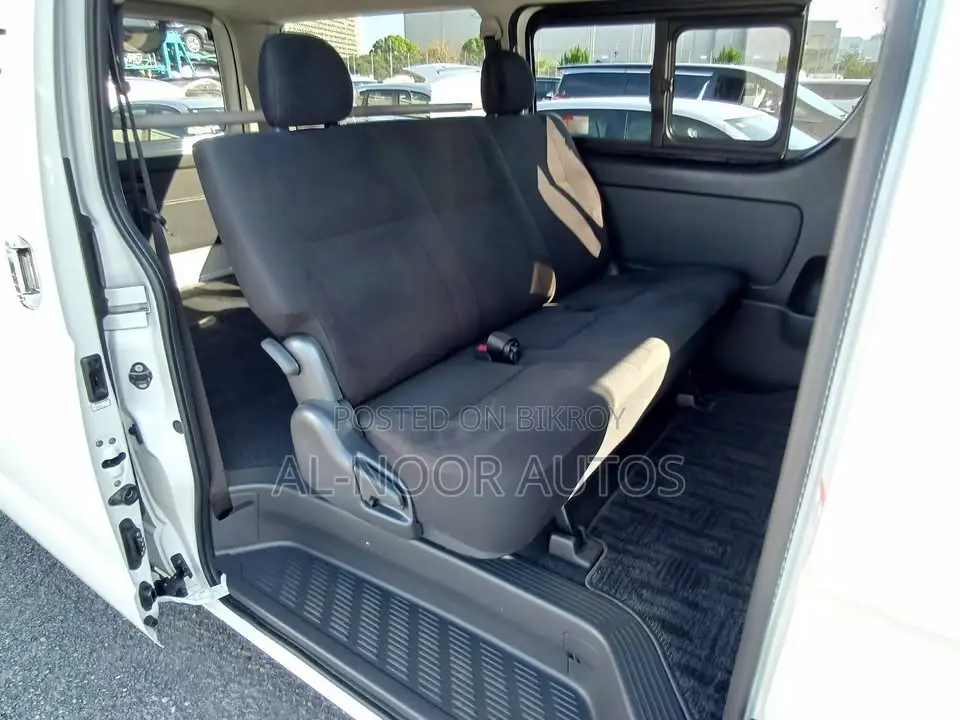 Toyota HiAce 2021 White