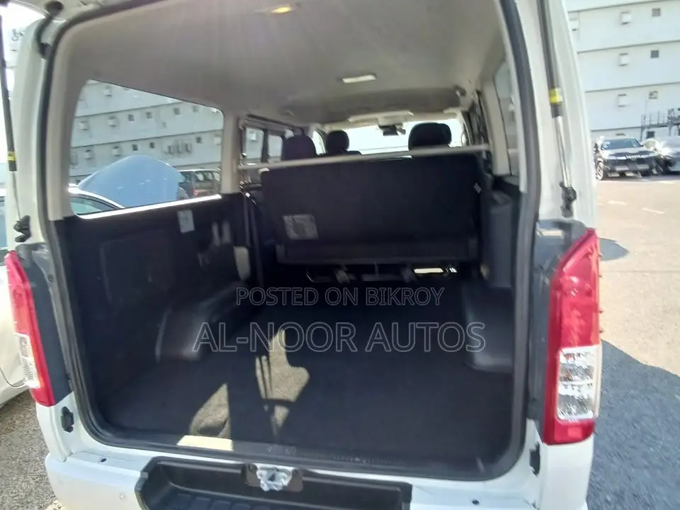 Toyota HiAce 2021 White