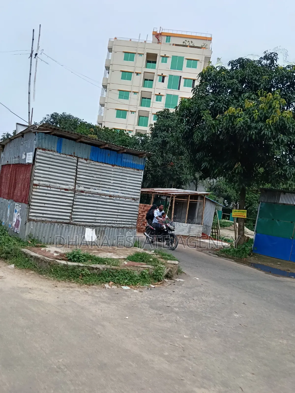 ব্লক-এন, ৩ কাঠা ৩০০ ফিট রোডের খুবই কাছে