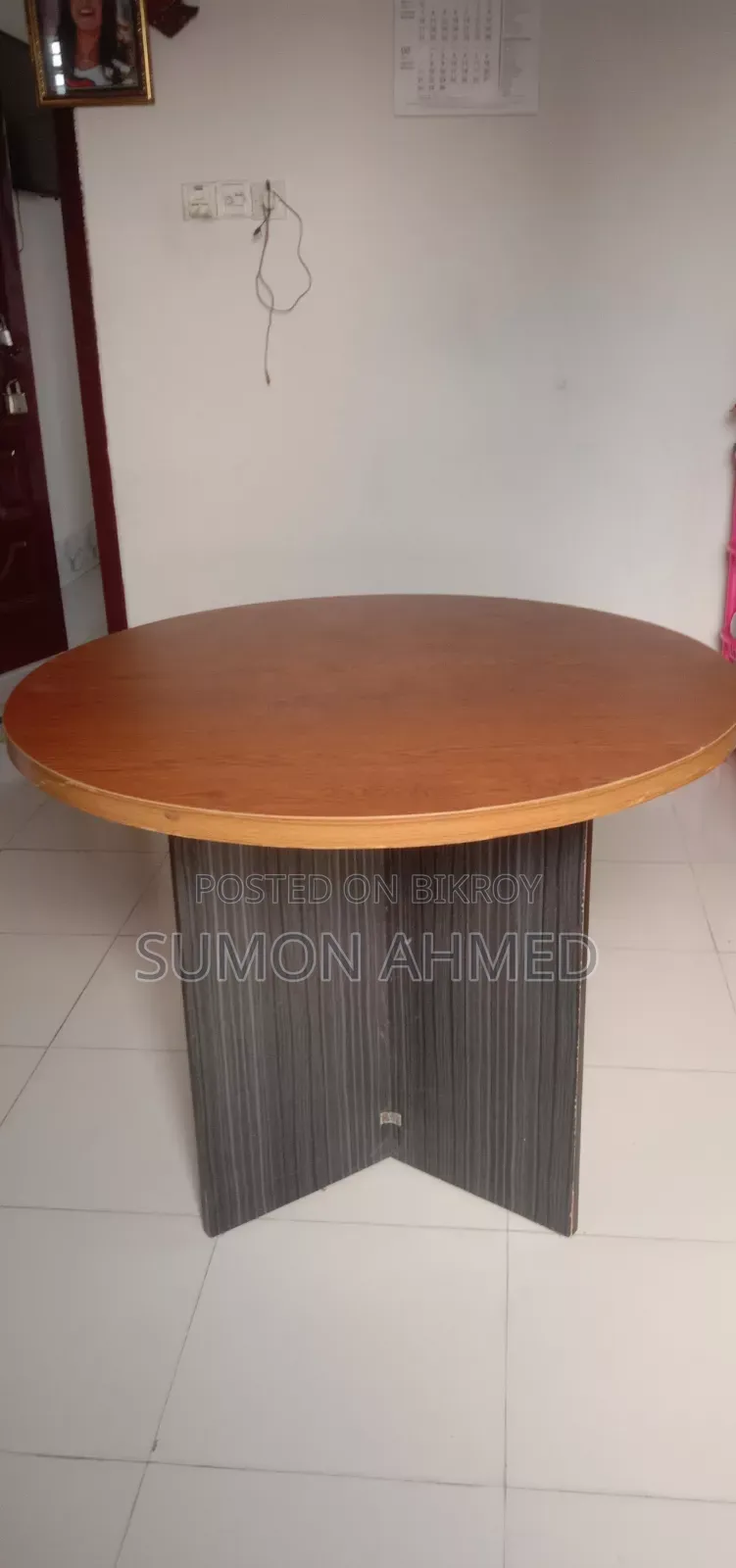 টেবিল বিক্রি কোরব