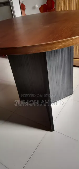 টেবিল বিক্রি কোরব