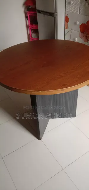 টেবিল বিক্রি কোরব