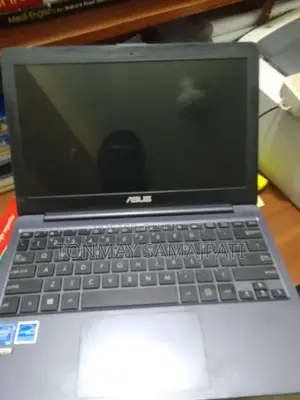 Laptop Asus E203MA 4GB SSD 512GB