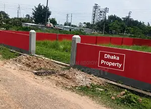 ৩০ ফুট রাস্তা ৫ কাঠা দক্ষিণমুখী সেক্টর-১৬/জি।
