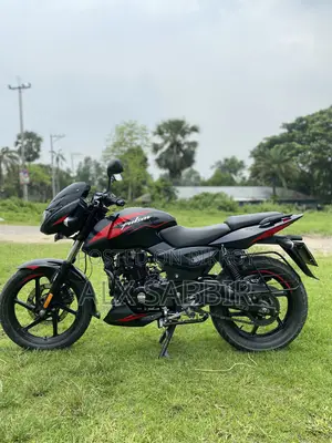 নতুন বাজাজ পালসার ১৫০ ২০২২ কালো