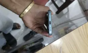 Apple iPhone 16 128 GB Gray