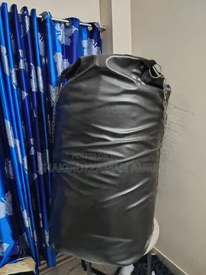 বক্সিং পাঞ্চিং ব্যাগ