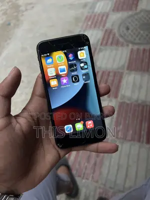 Apple iPhone 7 32 GB Black
