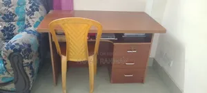 ওয়ার্কিং টেবিল