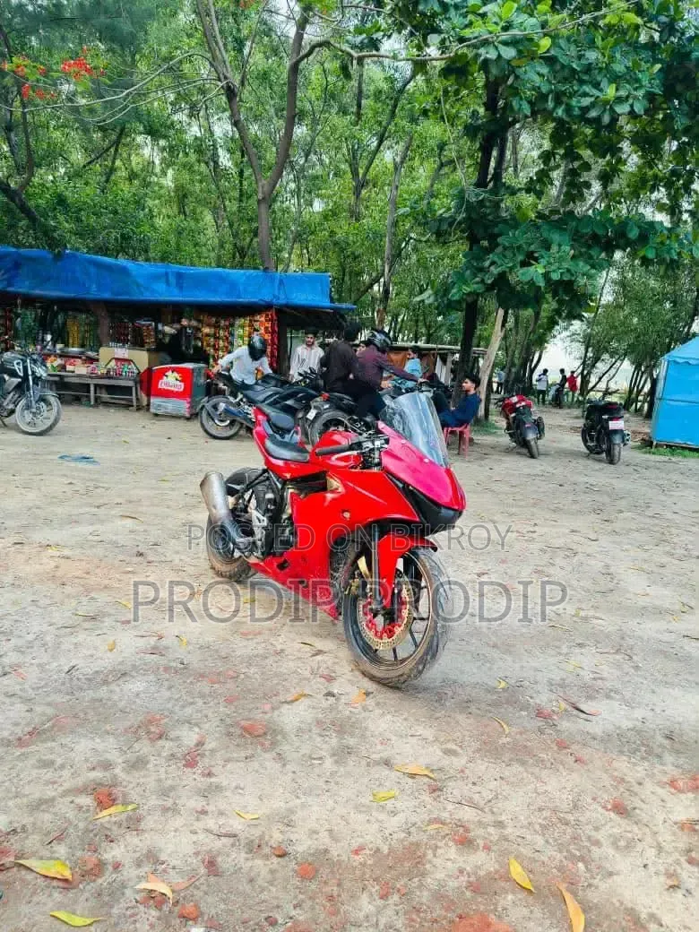Suzuki GSX-R 2021 Red