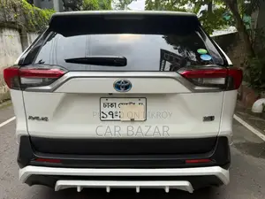 টয়োটা আরএভি৪ ২০১৯ সাদা