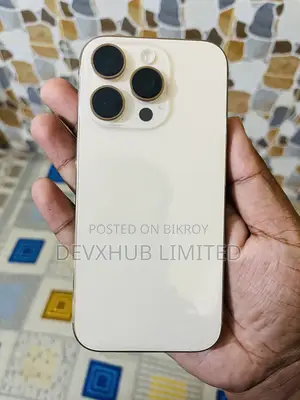 অ্যাপল আইফোন ১৬ প্রো অ্যাপল কেয়ার+ সহ