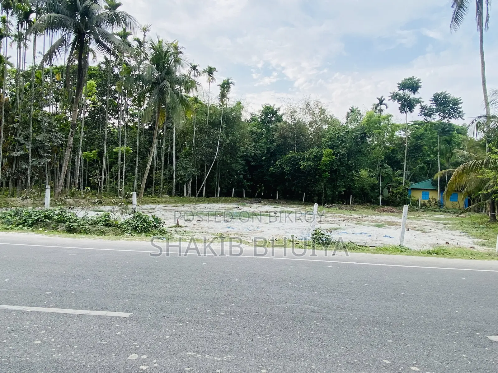 ভোলা - বরিশাল মহাসড়কে গোডাউন/ কারখানা তৈরী করার জন্য উপযুক্ত জায়গা।