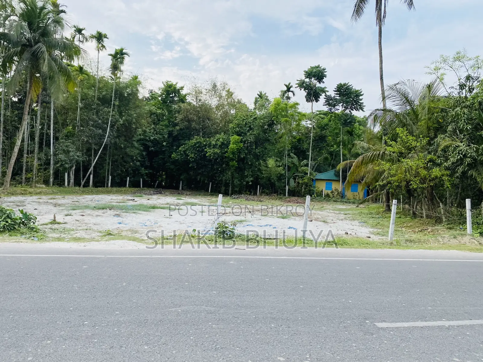 ভোলা - বরিশাল মহাসড়কে গোডাউন/ কারখানা তৈরী করার জন্য উপযুক্ত জায়গা।
