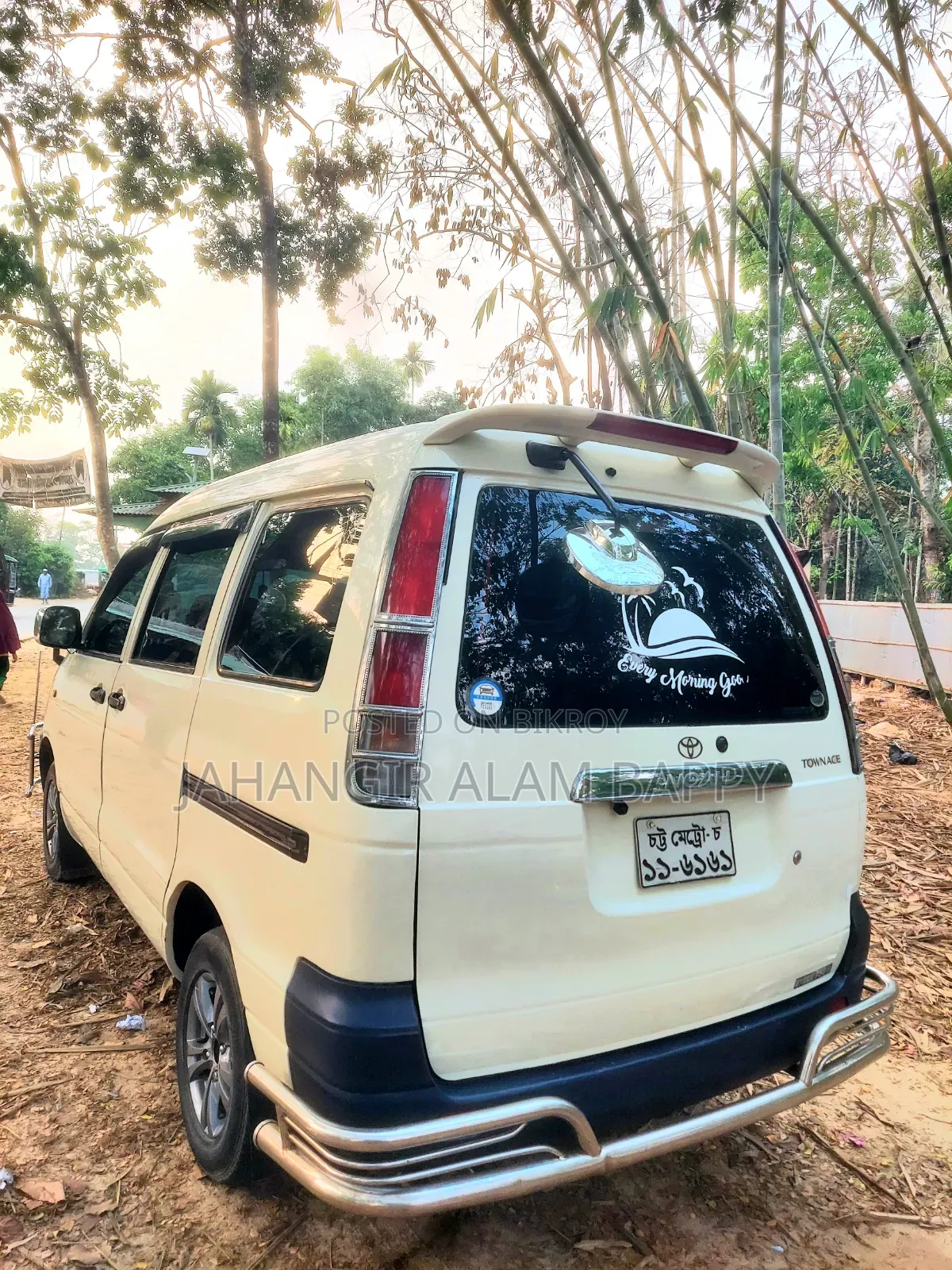 Toyota Noah 2007 Off White