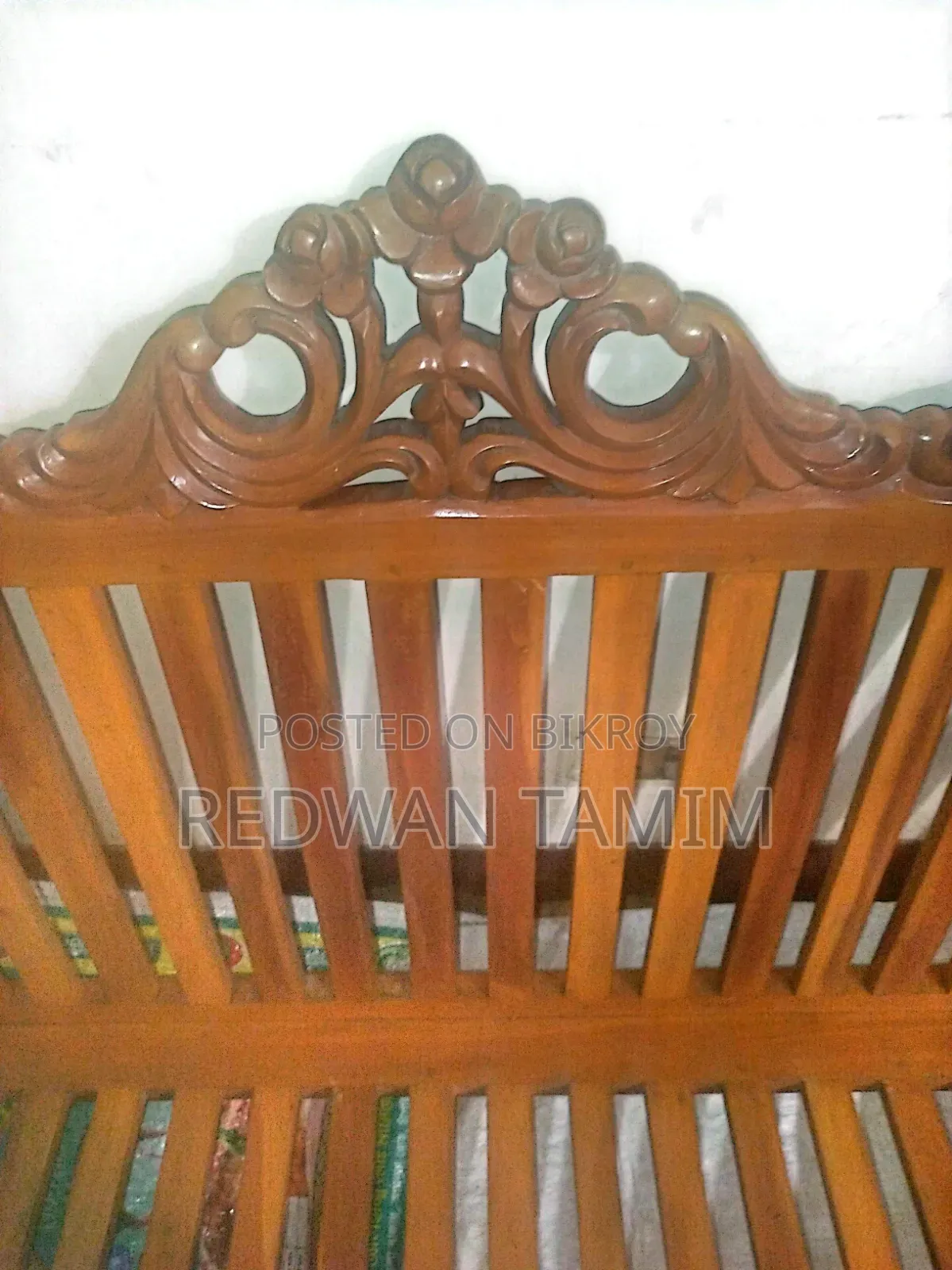 3-seater sofa made of pure teak wood.