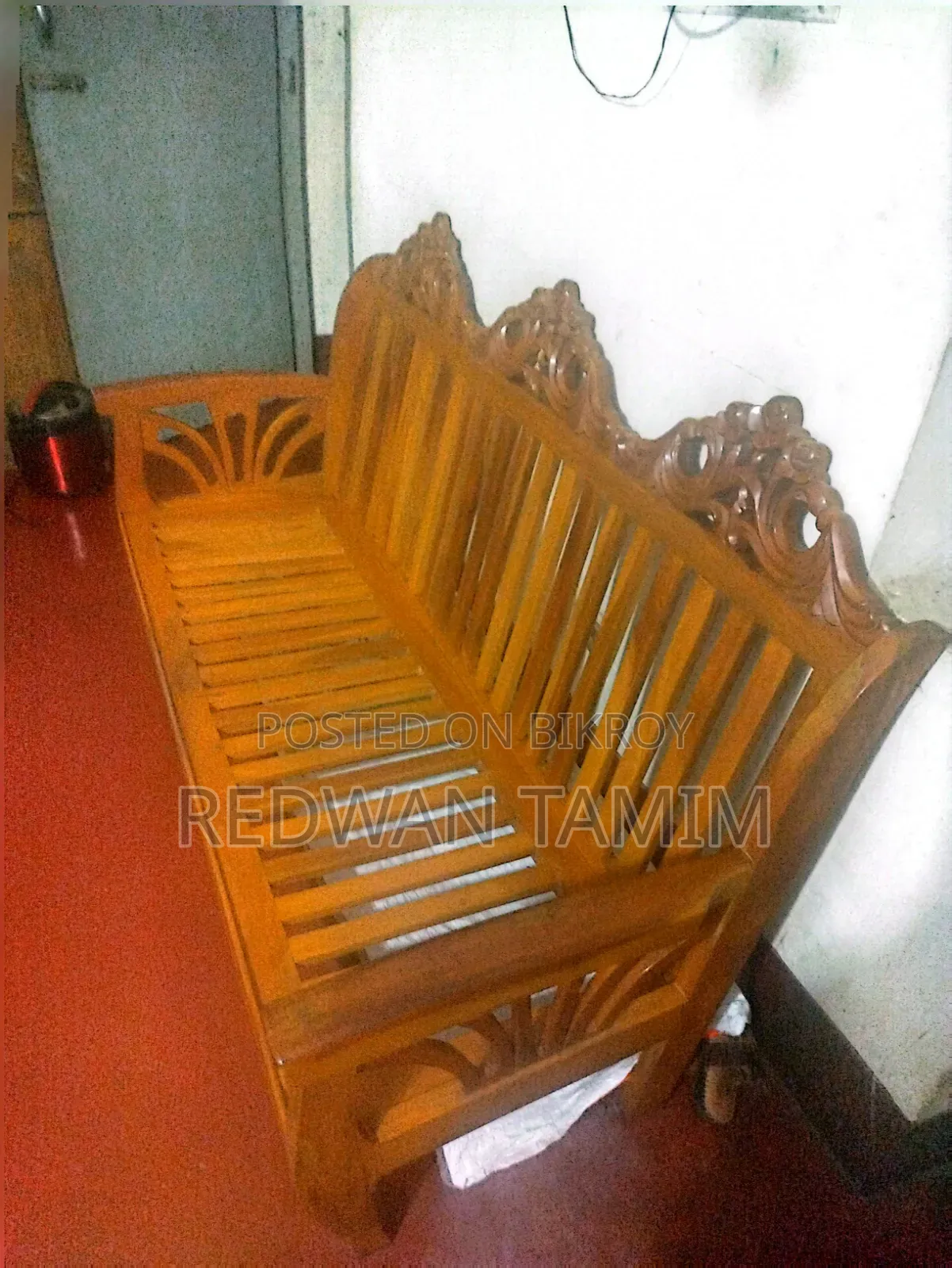 3-seater sofa made of pure teak wood.