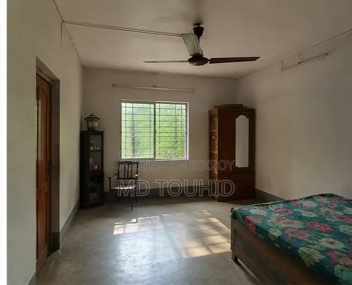 কলারোয়াতে ২ বেডরুমের ফার্নিশড বাড়ি বিক্রয়ের জন্য