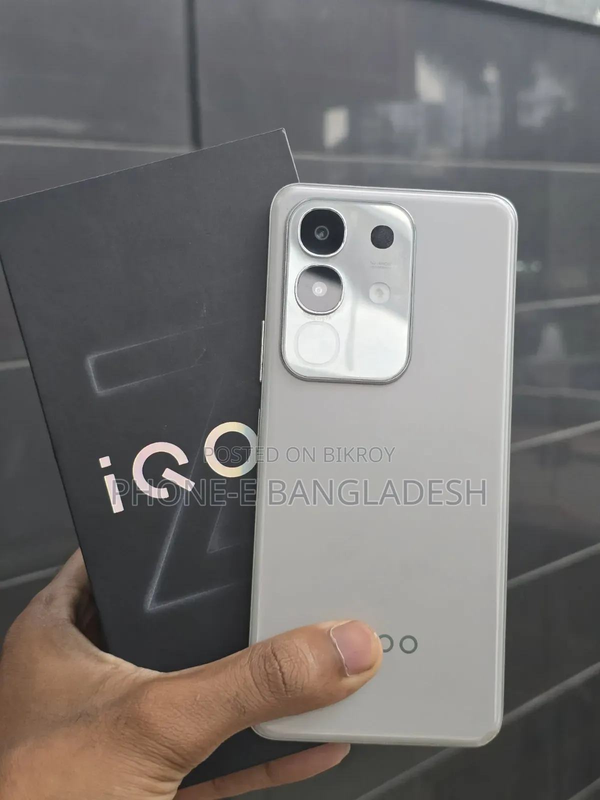 আইকিউওও জেড১০এক্স ১২৮ জিবি সিলভার