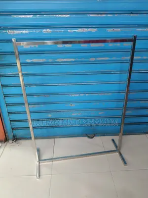 পোশাকের শোরুম হ্যাঙ্গার ডিসপ্লে স্ট্যান্ড