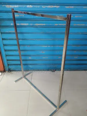 পোশাকের শোরুম হ্যাঙ্গার ডিসপ্লে স্ট্যান্ড