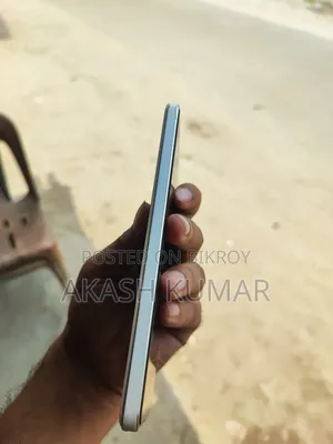 নতুন আইকিউওও ২৫৬ জিবি সাদা