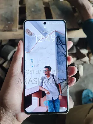 নতুন আইকিউওও ২৫৬ জিবি সাদা