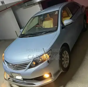 টয়োটা অ্যালিয়ন ২০১৪ নীল