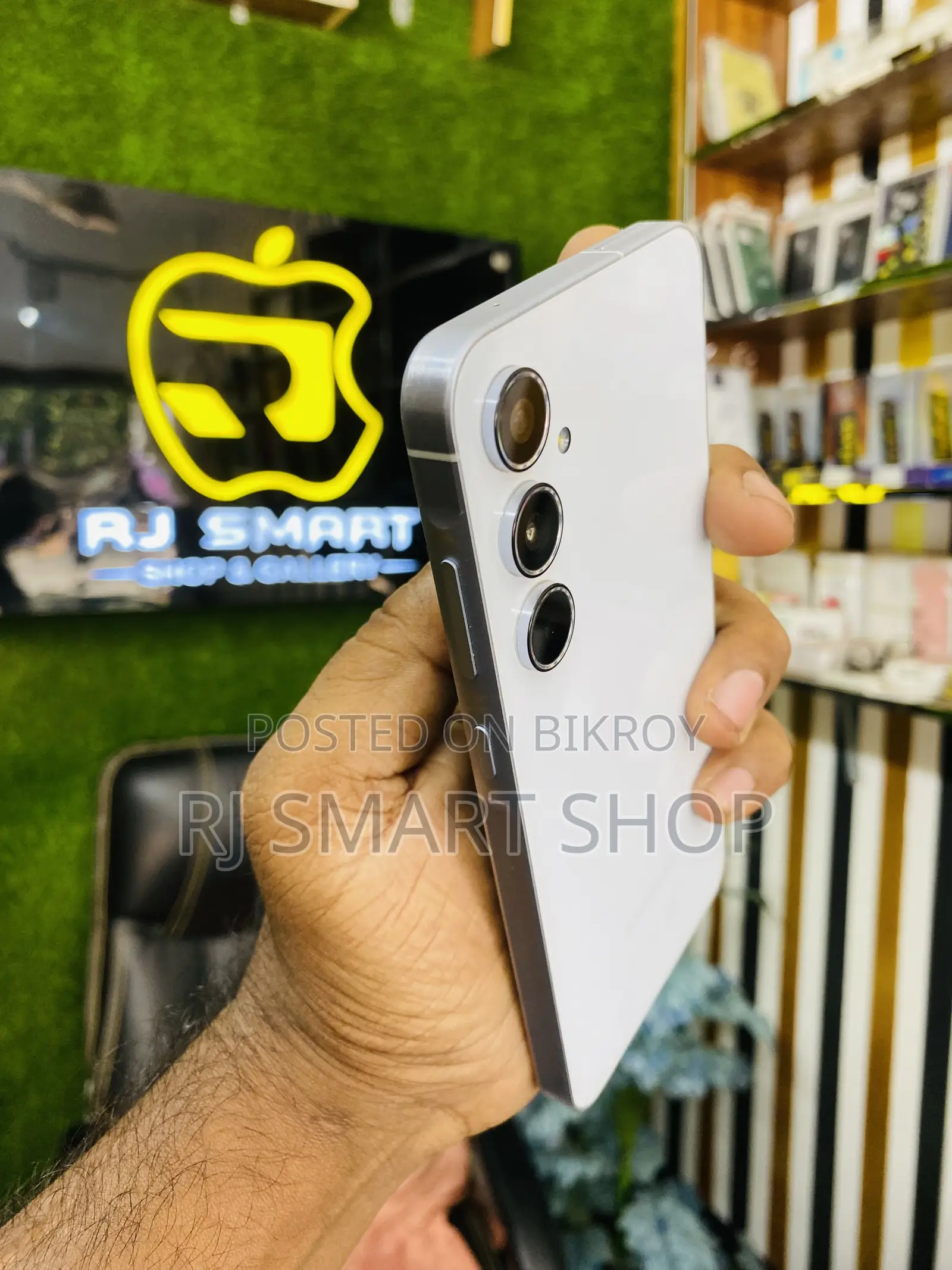 স্যামসাং গ্যালাক্সি এ৫৫ ১২৮ জিবি সাদা