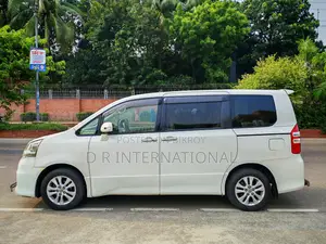 Toyota Noah 2016 White