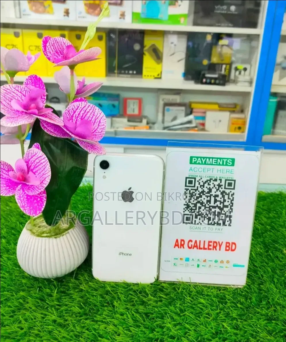 Apple iPhone XR 128 GB White